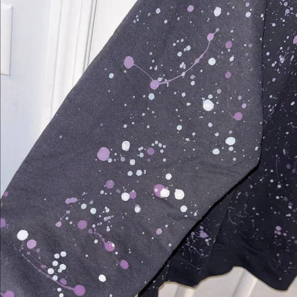 NWT Urban Renewal Remade Bow Painted Sweatshirt in Black, size L PTP 25” - Picture 11 of 14